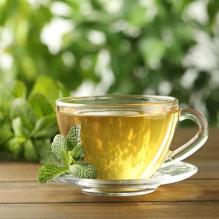 cách chăm sóc da đầu dầu bằng nước trà xanh