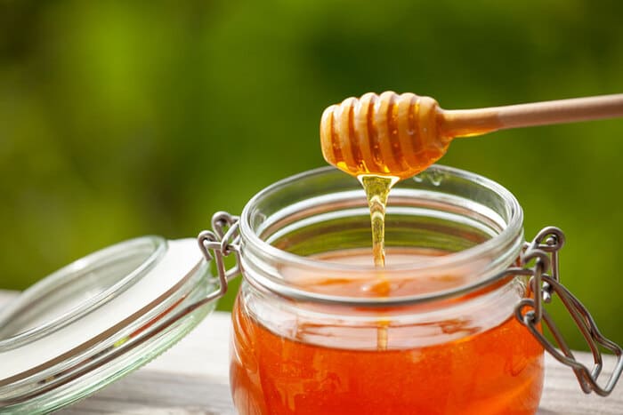 chữa tóc bạc sớm bằng dầu dừa mật ong oliu