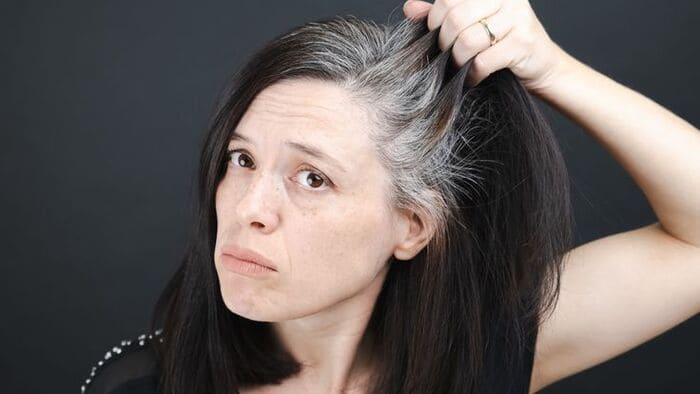 tóc bạc ảnh hưởng đến ngoại hình