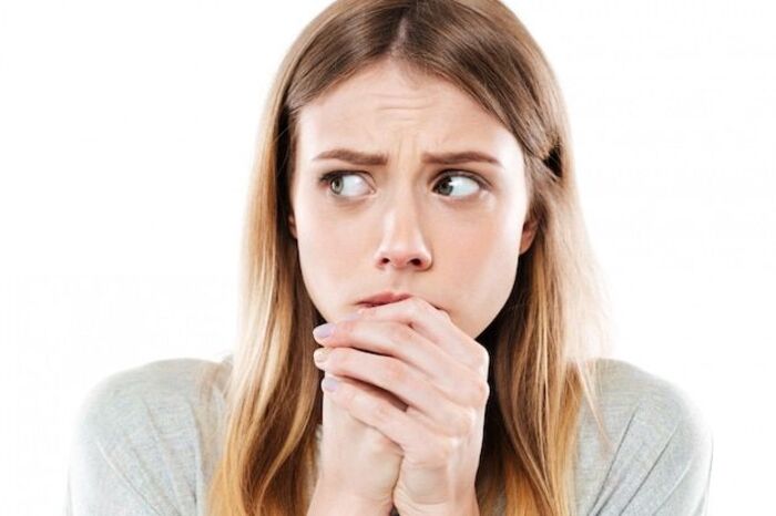 vậy có nên lo lắng nếu tóc bạc sớm - bao nhiều tuổi thì tóc bạc