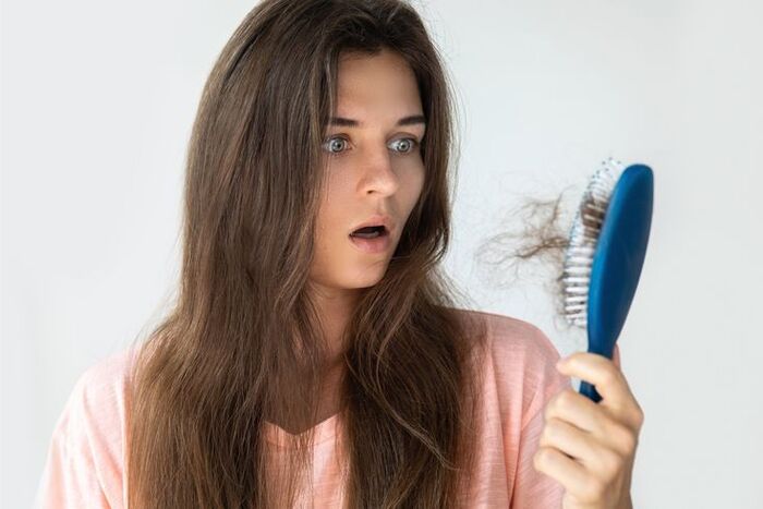 áp dụng các cách làm tóc khô xơ trở nên mềm mượt tại nhà