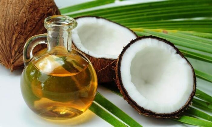 cách trị gàu bằng gừng kết hợp dầu dừa