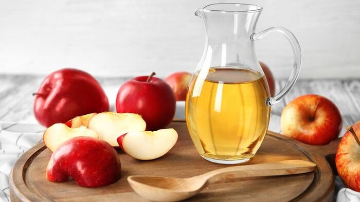 giấm táo trị ngứa da đầu và gàu