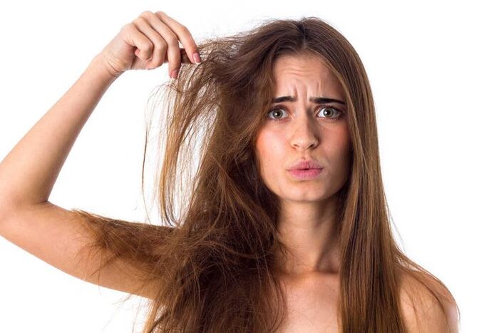 những nguyên nhân dẫn đến tóc khô xơ là gì