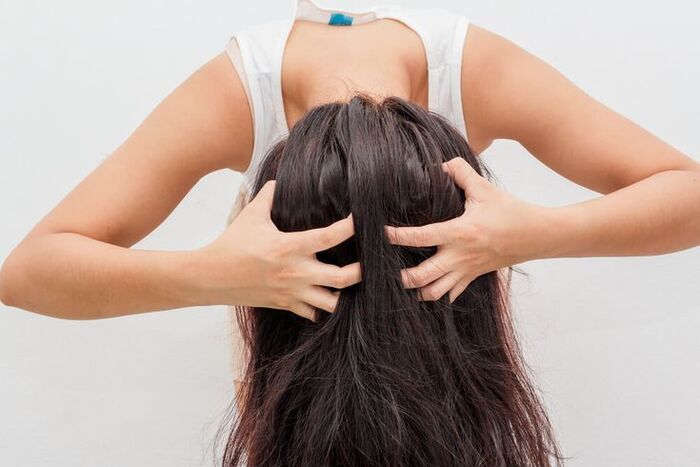 những nguyên nhân ngứa da đầu và gàu