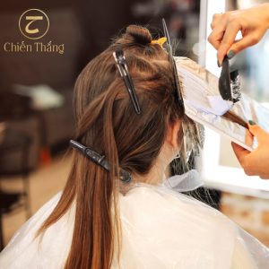 trị gàu cho tóc nhuộm bằng lòng trắng trứng gà