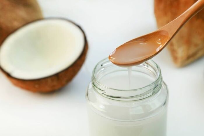 tại sao nên dùng dầu dừa trị tóc khô xơ