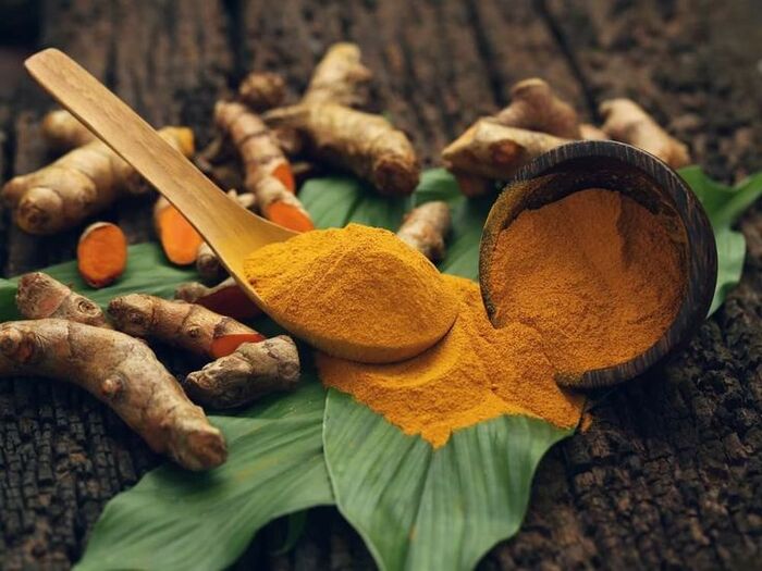 trị gàu bằng dầu oliu với nghệ