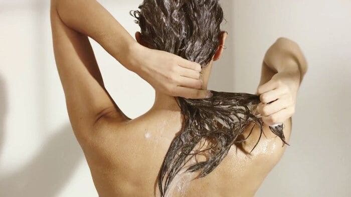 trị gàu bằng dung dịch vệ sinh phụ nữ 6