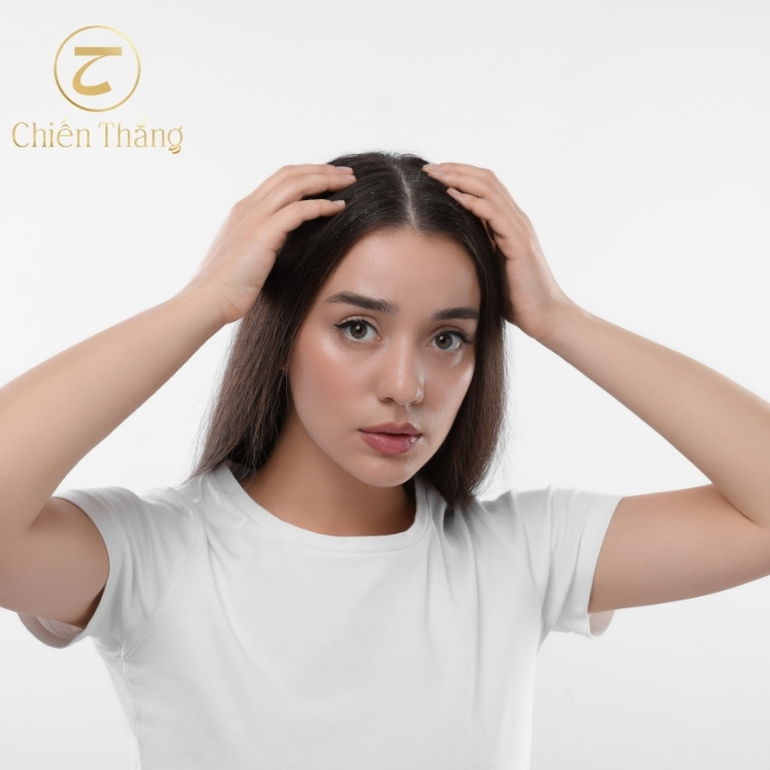 trị ngứa da đầu và gàu