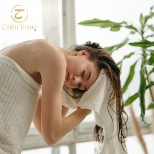 cách làm tóc nhanh khô sau khi gội