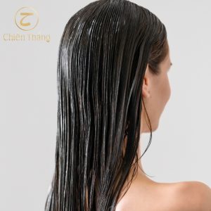 tóc chưa khô đã đi ngủ